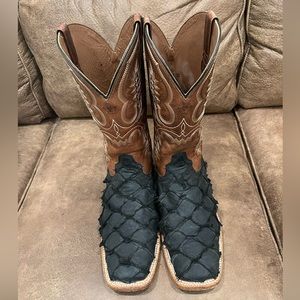 Men’s Ariat Exotic Pirrarucu Fish Scale Boots, Size 11D